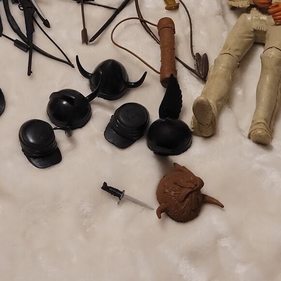 60s Louis Marx Geronimo, Sir Gordon Knight,Odin Viking Figures & Accessories Lot - Picture 15 of 16